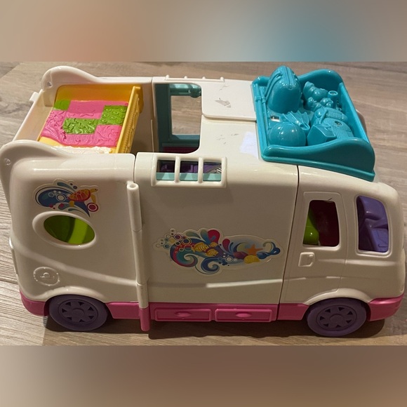 Fisher-Price Other - Fisher-Price Loving Family Beach Vacation Mobile Home No Accessories